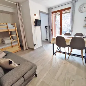 Le Reflet Des Montagnes, Studio, Centre Luchon, 4 Personnes Bagnères-de-Luchon